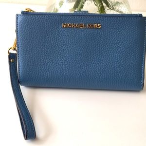Michael Kors Leather Continental Wristlet